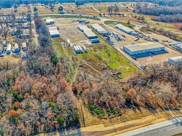 799 W Young Street, Warrensburg, MO 64093