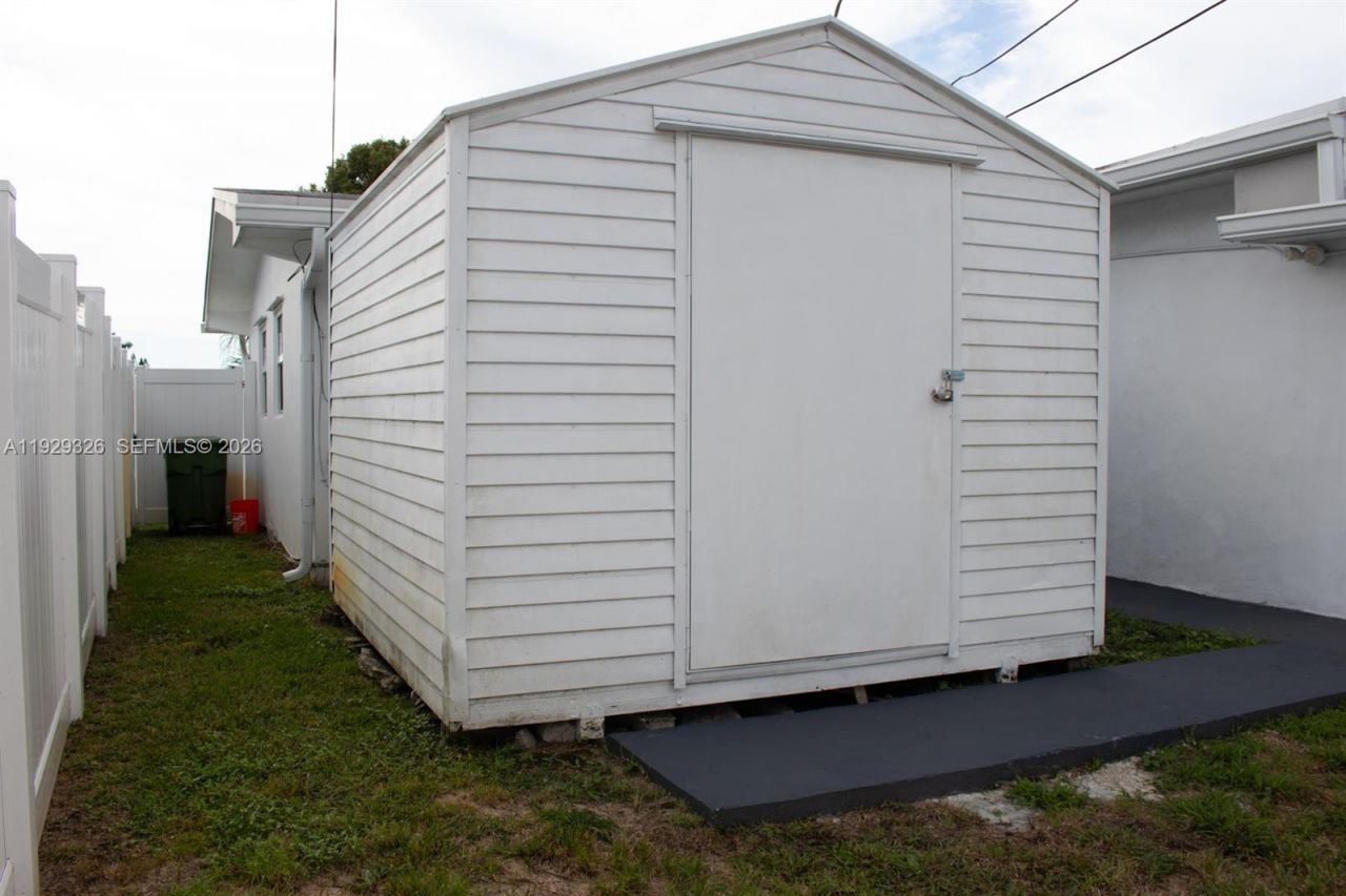 8781 Johnson St, Pembroke Pines, FL 33024 Photo