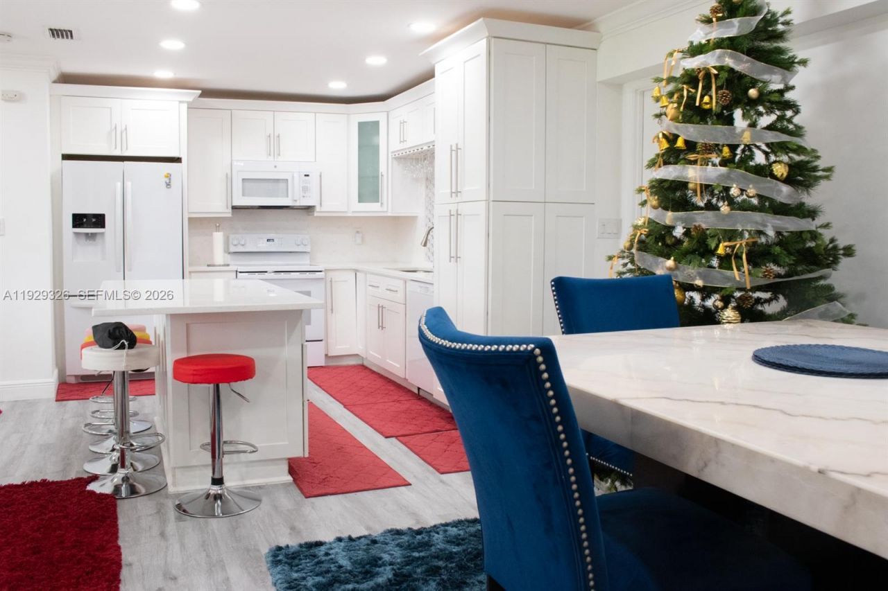 8781 Johnson St, Pembroke Pines, FL 33024 Photo