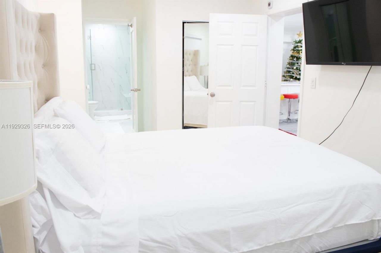 8781 Johnson St, Pembroke Pines, FL 33024 Photo