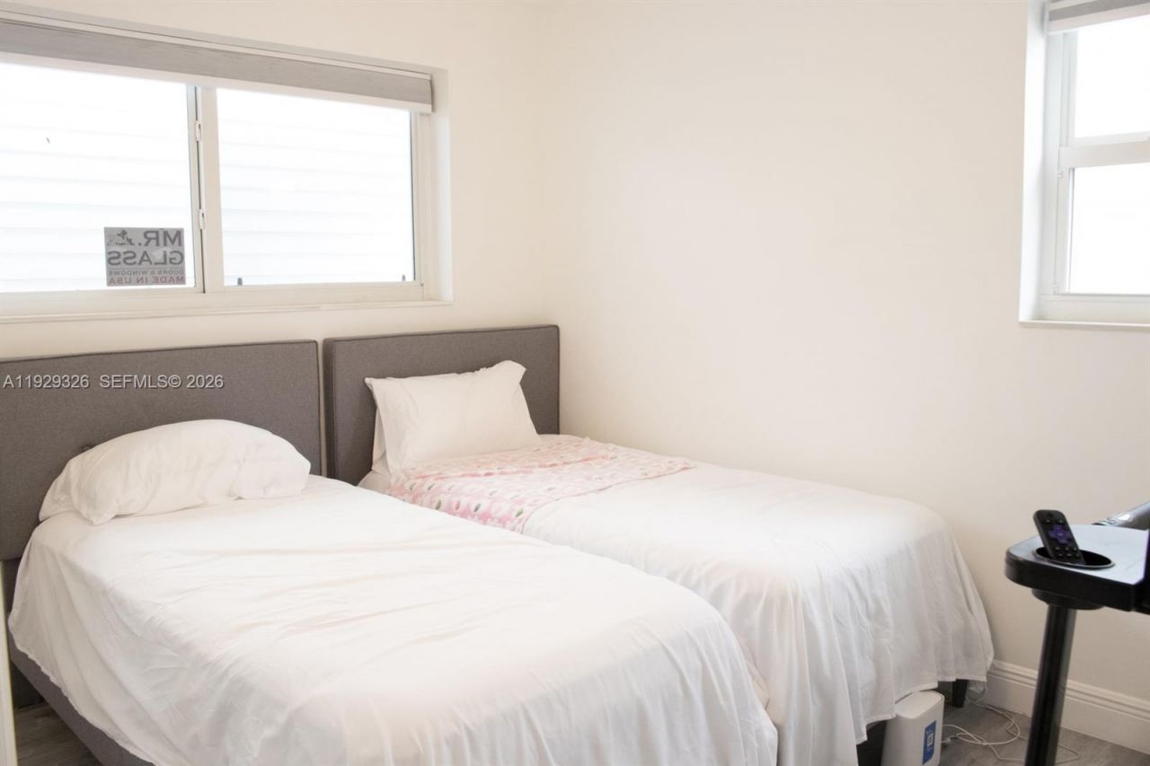 8781 Johnson St, Pembroke Pines, FL 33024 Photo