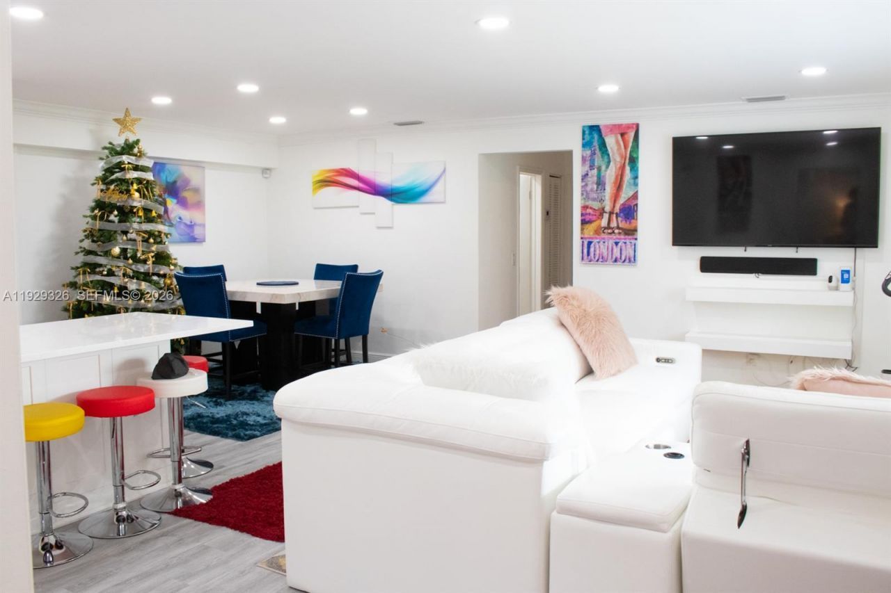 8781 Johnson St, Pembroke Pines, FL 33024 Photo