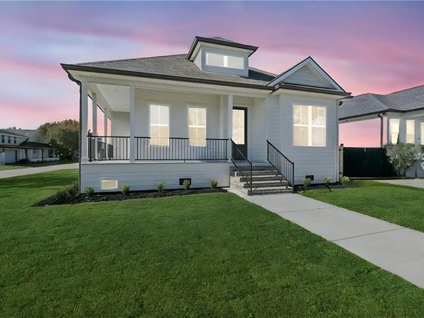 3000 PLAZA Drive, Chalmette, LA 70043