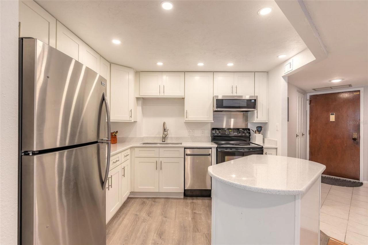 935 N Halifax Avenue, Unit 106, Daytona Beach, FL 32118 Photo