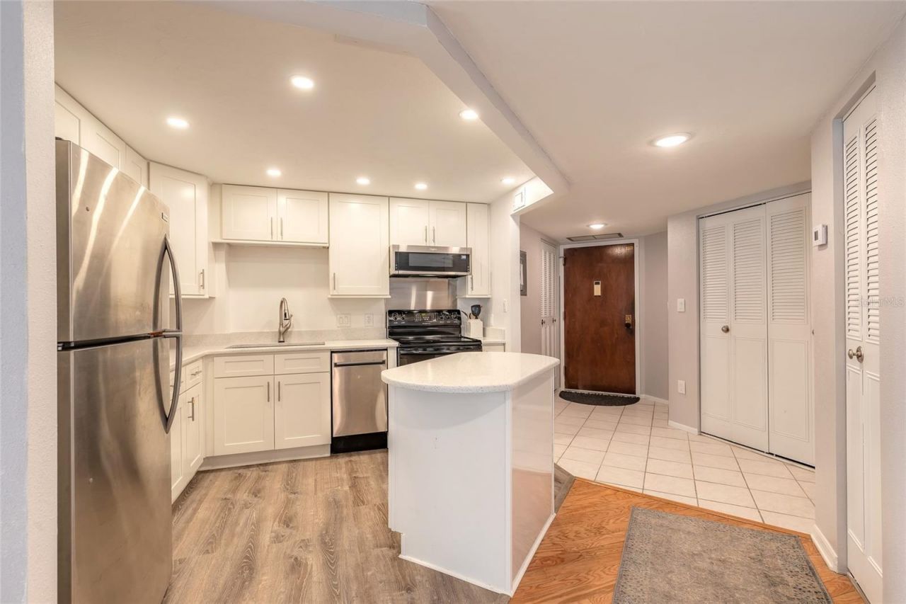 935 N Halifax Avenue, Unit 106, Daytona Beach, FL 32118 Photo