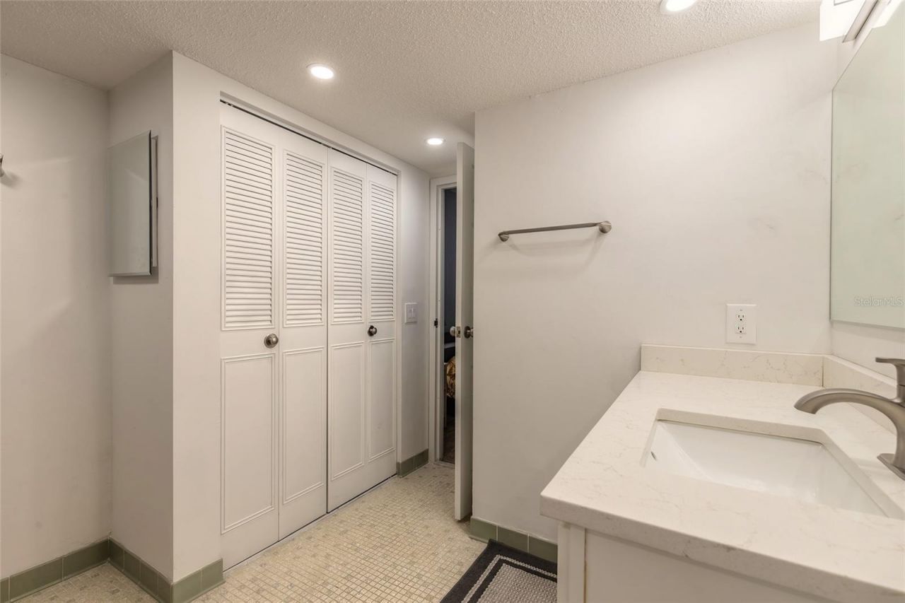935 N Halifax Avenue, Unit 106, Daytona Beach, FL 32118 Photo