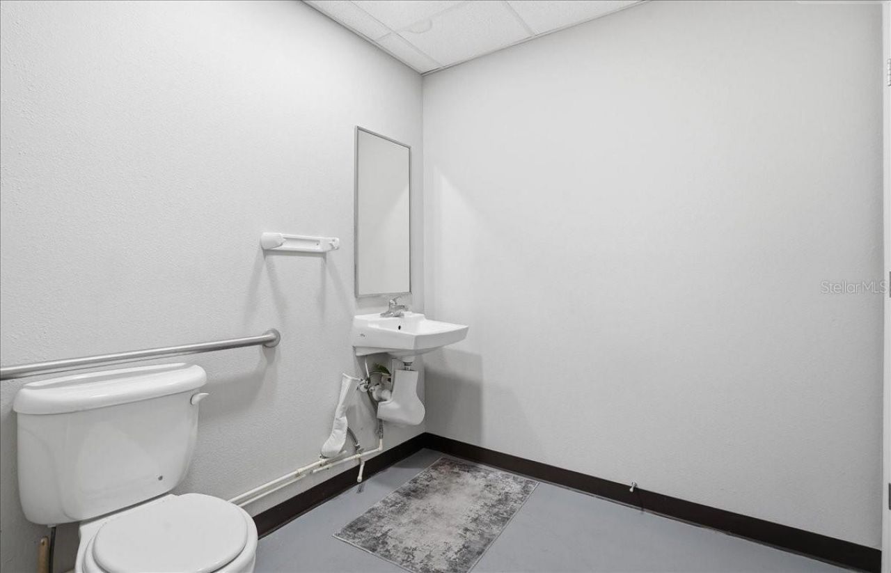 6612 26th Court E, Sarasota, FL 34243 Photo