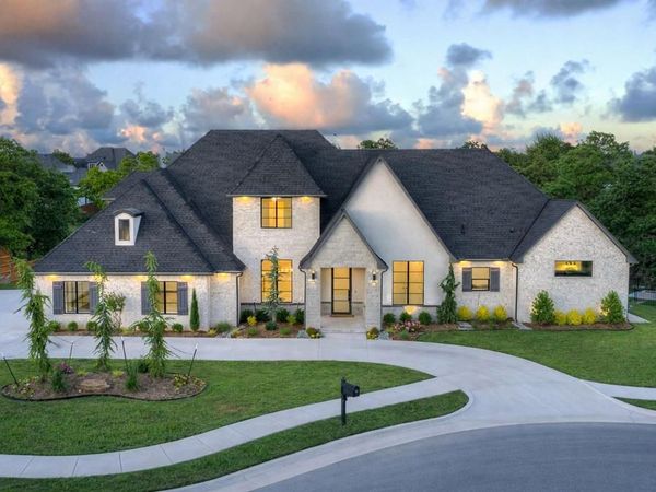 1117 Falls Bridge Court, Edmond, OK 73034