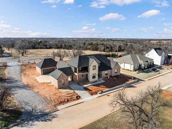 6201 Canopy Lane, Edmond, OK 73025