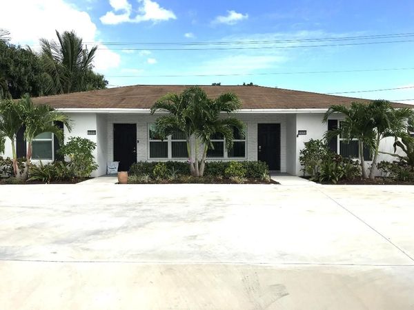 2858 N Dixie Highway, Boca Raton, FL 33431