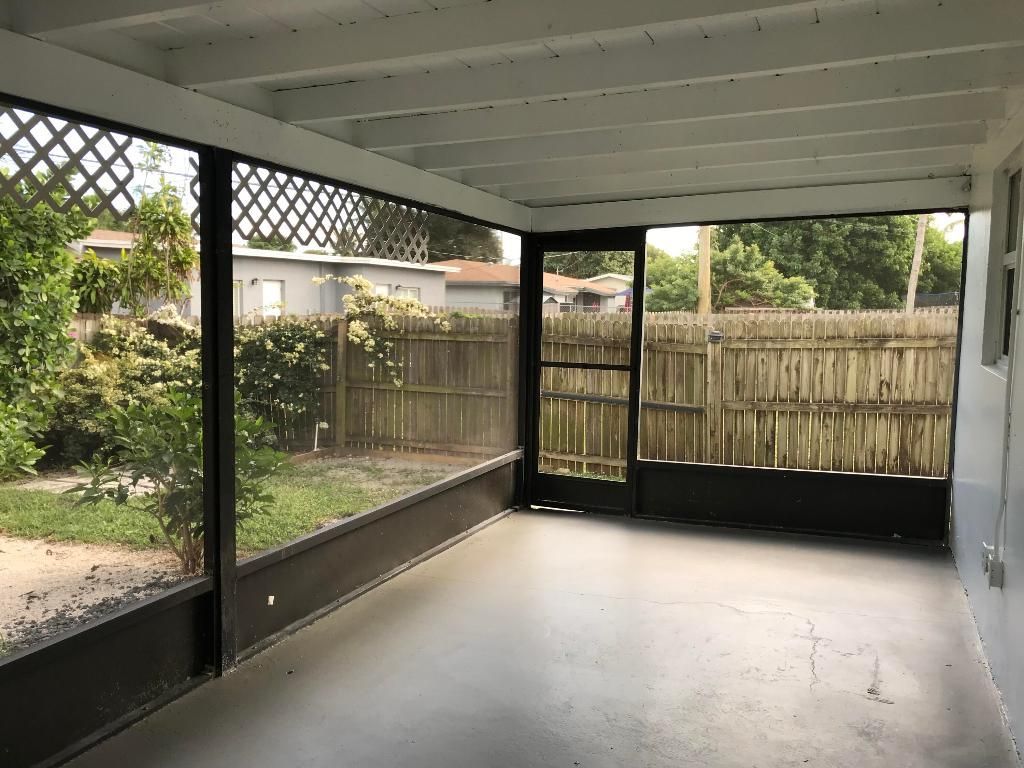 2858 N Dixie Highway, Boca Raton, FL 33431 Photo