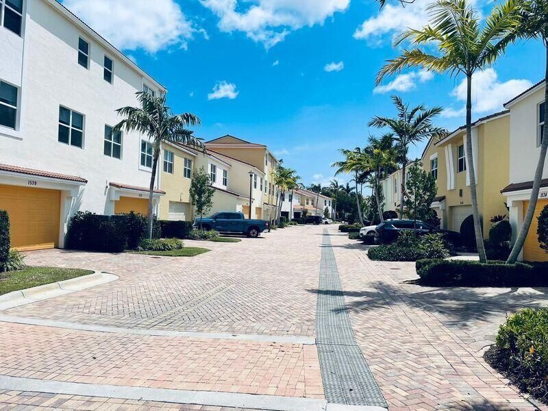 1527 NW 48th Lane, Boca Raton, FL 33431 Photo