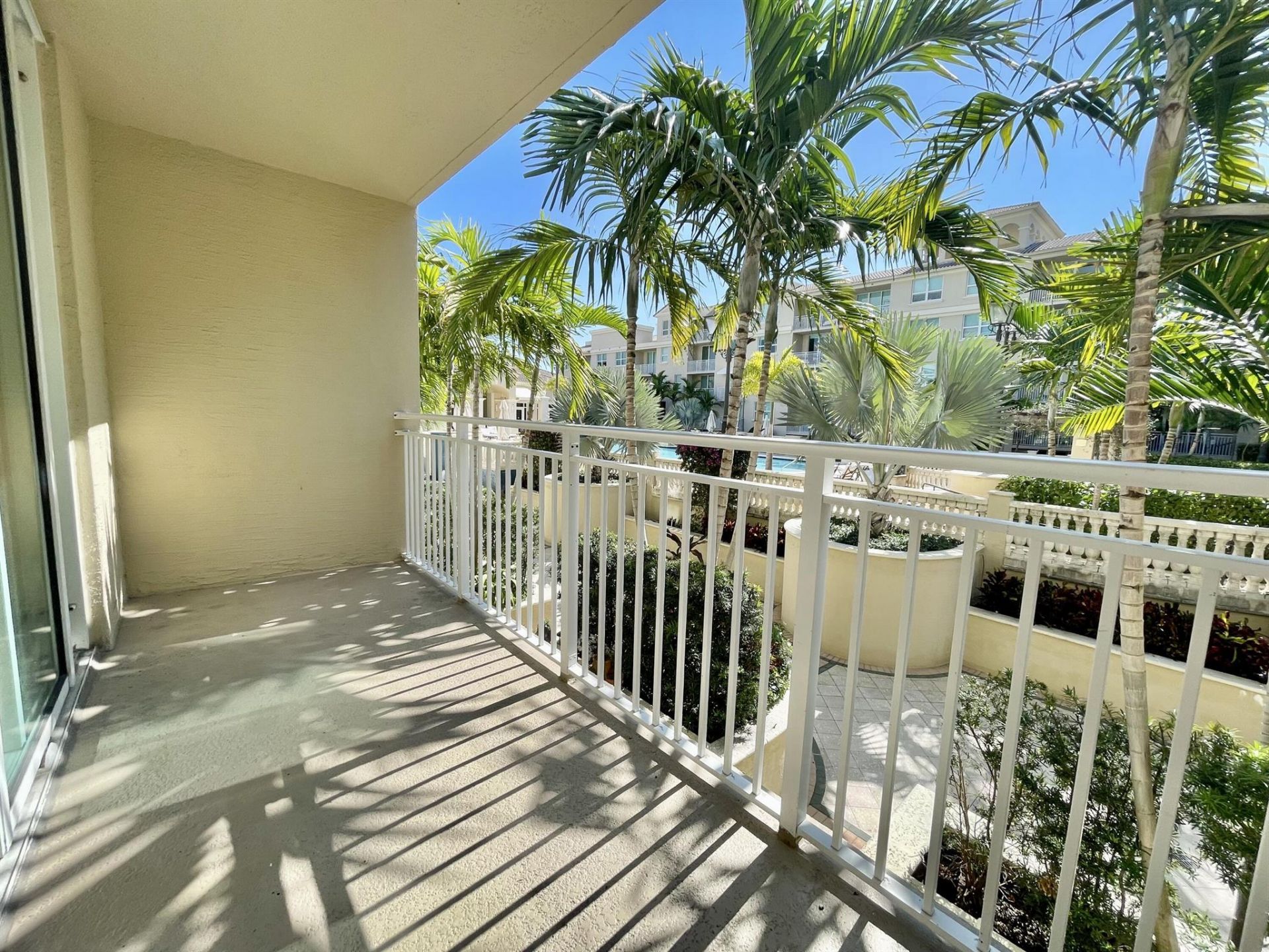 99 SE Mizner Boulevard, Unit 736, Boca Raton, FL 33432 Photo