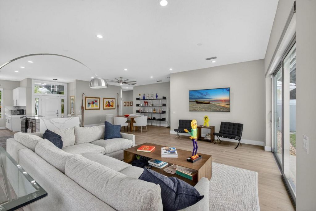 945 Bear Island Circle, West Palm Beach, FL 33409 Photo