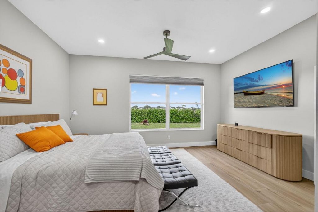 945 Bear Island Circle, West Palm Beach, FL 33409 Photo