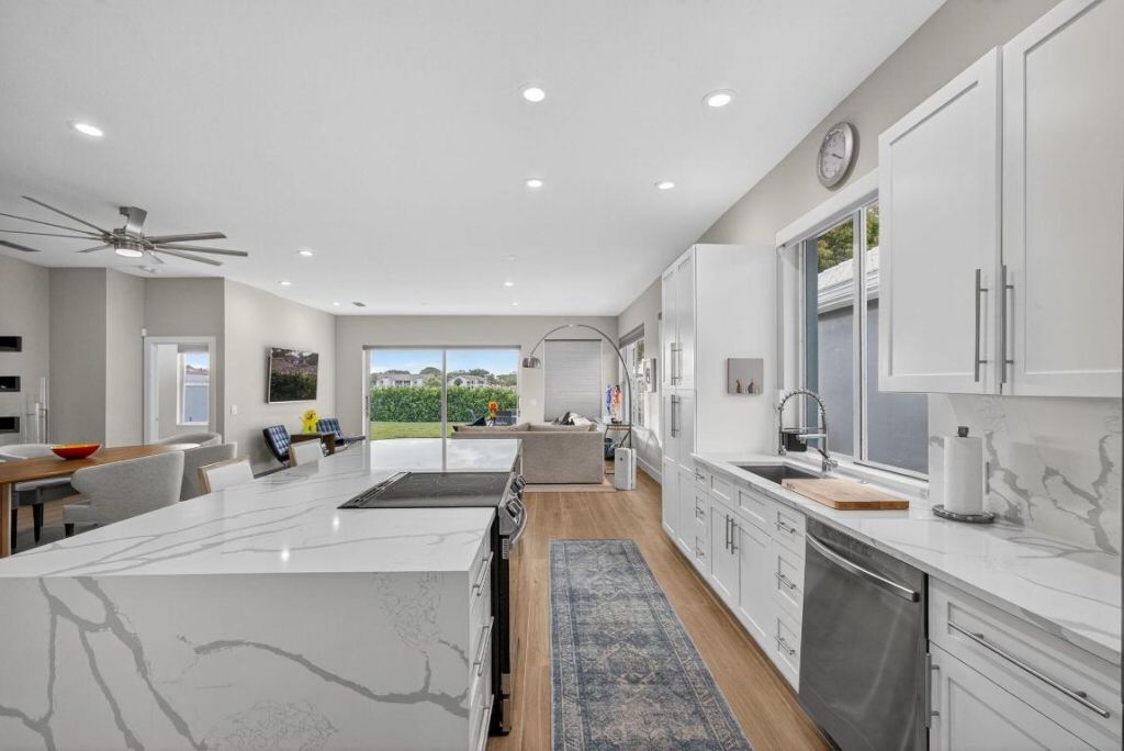 945 Bear Island Circle, West Palm Beach, FL 33409 Photo