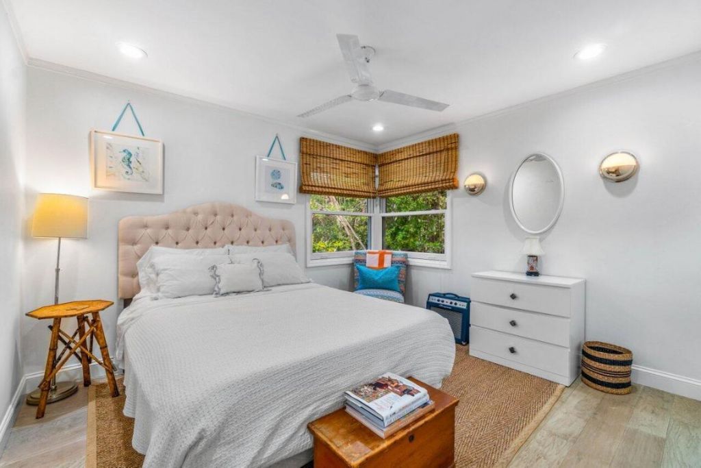 210 Debra Lane, Palm Beach, FL 33480 Photo