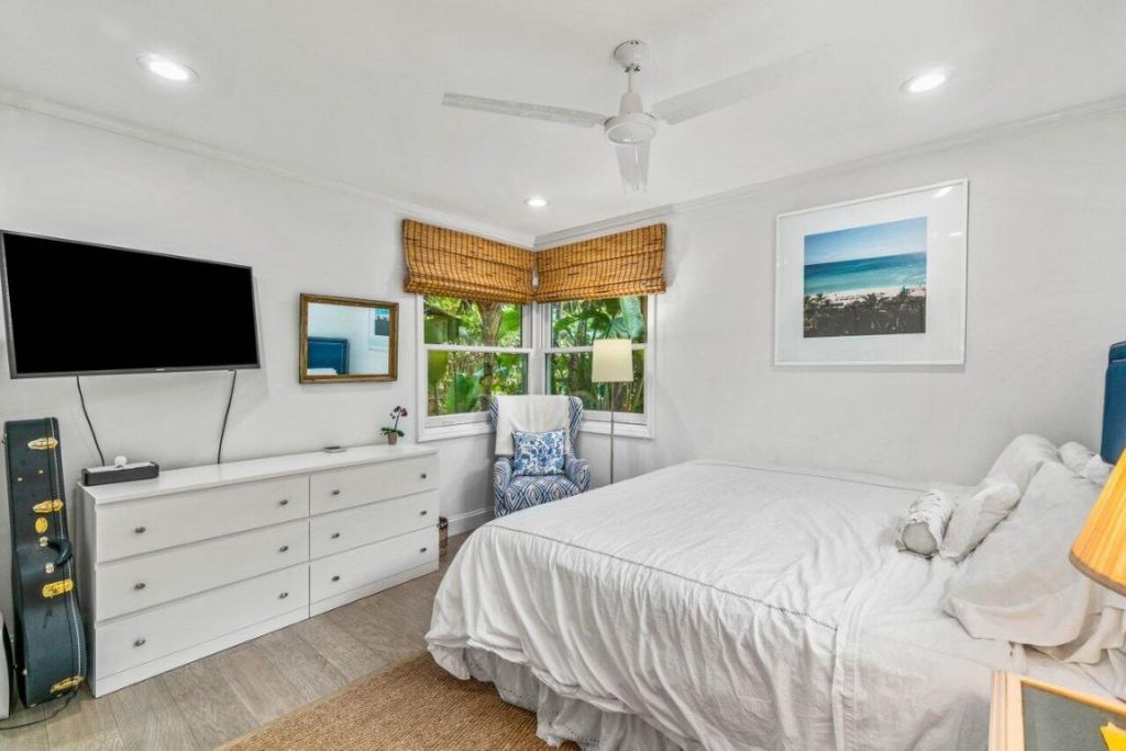 210 Debra Lane, Palm Beach, FL 33480 Photo