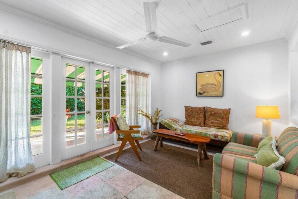 210 Debra Lane, Palm Beach, FL 33480 Photo