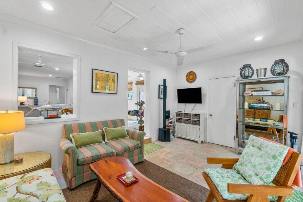 210 Debra Lane, Palm Beach, FL 33480 Photo