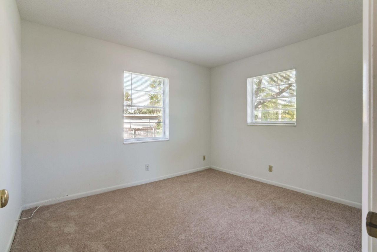 700 N Hepburn Avenue N, Jupiter, FL 33458 Photo