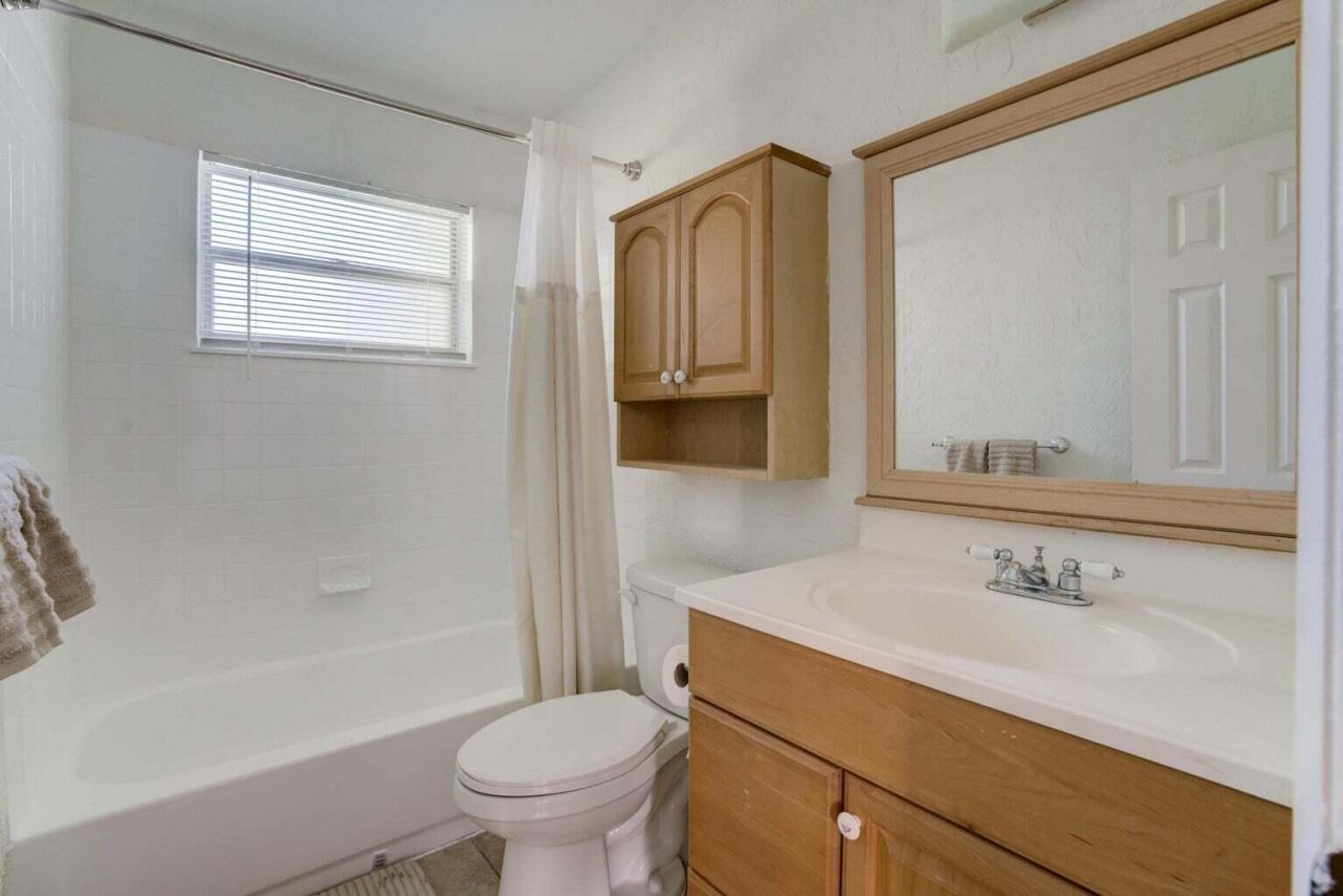 700 N Hepburn Avenue N, Jupiter, FL 33458 Photo