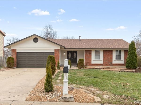 11 Lost Dutchman Drive, St Peters, MO 63376