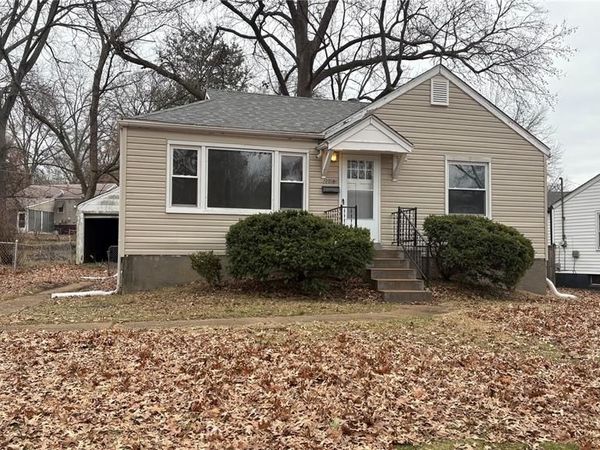 2018 Raven Drive, St Louis, MO 63133