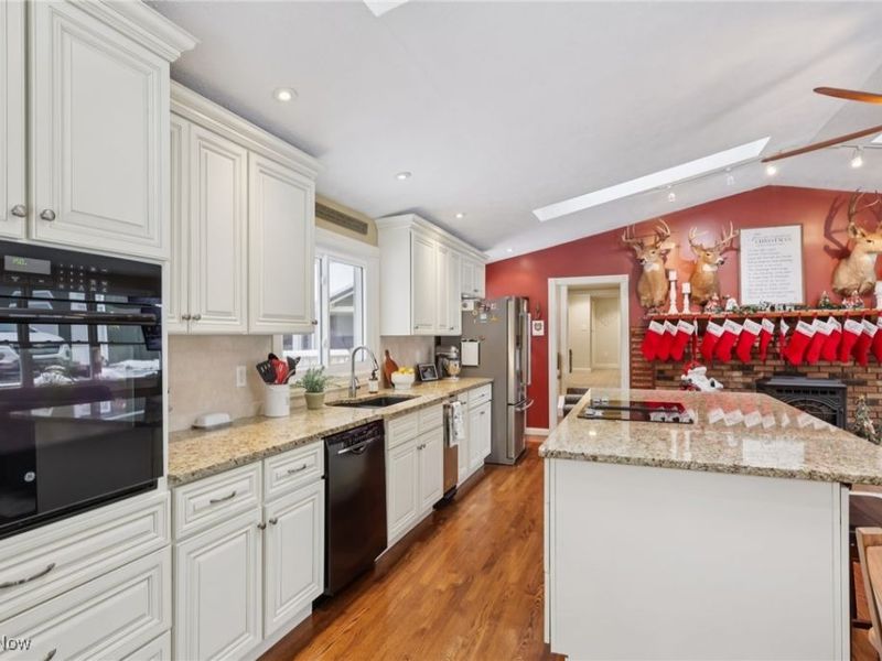 15720 Jug Road, Burton, OH 44021 Photo 11