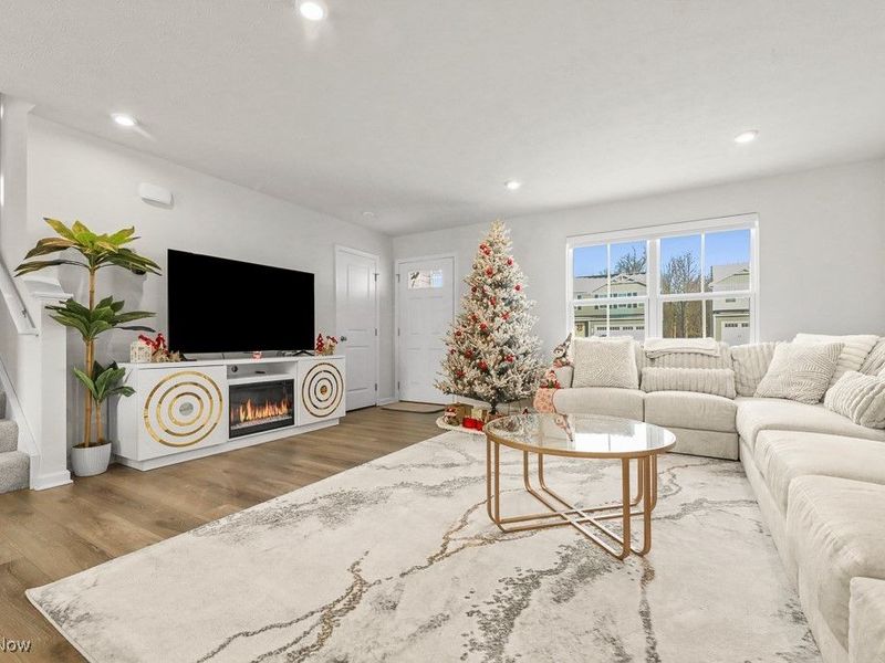 250 Leather Leaf Drive, Elyria, OH 44035 Photo 5