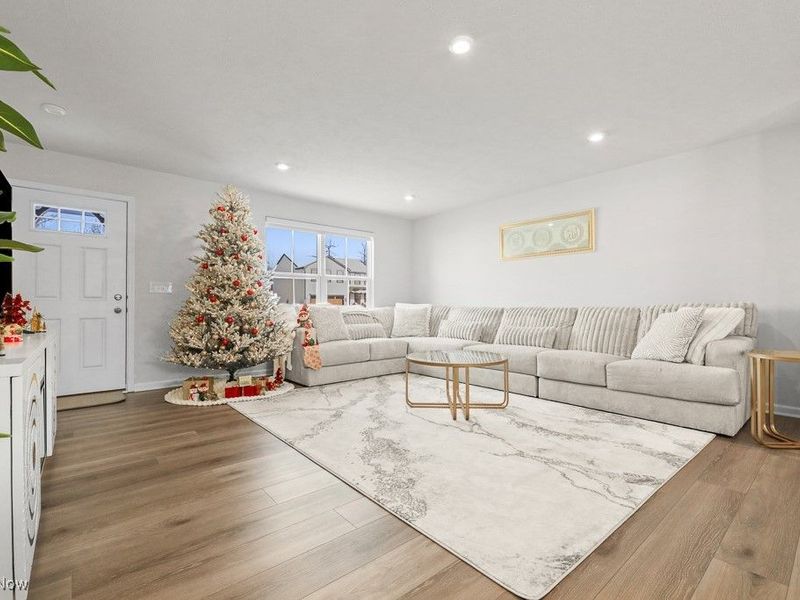 250 Leather Leaf Drive, Elyria, OH 44035 Photo 6