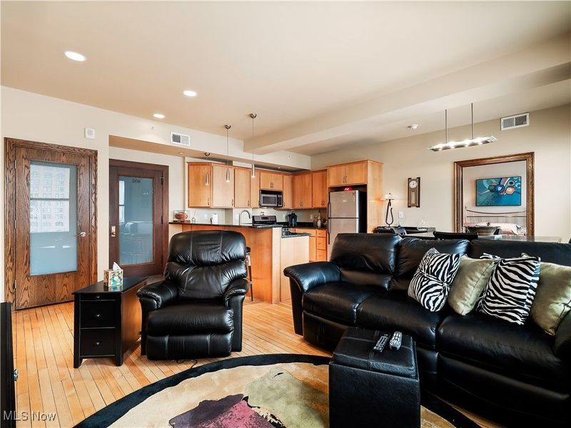 140 Public Square, Unit 402, Cleveland, OH 44114 Photo 12