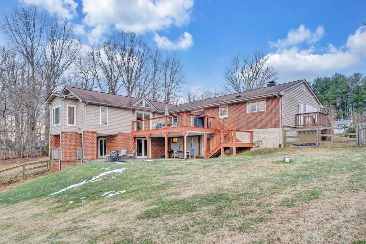 1996 Shavers Farm Rd, Fincastle, VA 24090 Main Photo