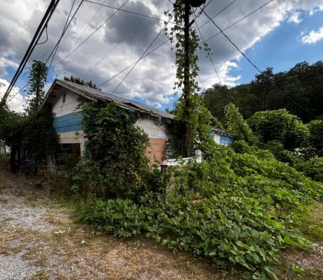 16429 KY-122 , Hi Hat, KY 41636