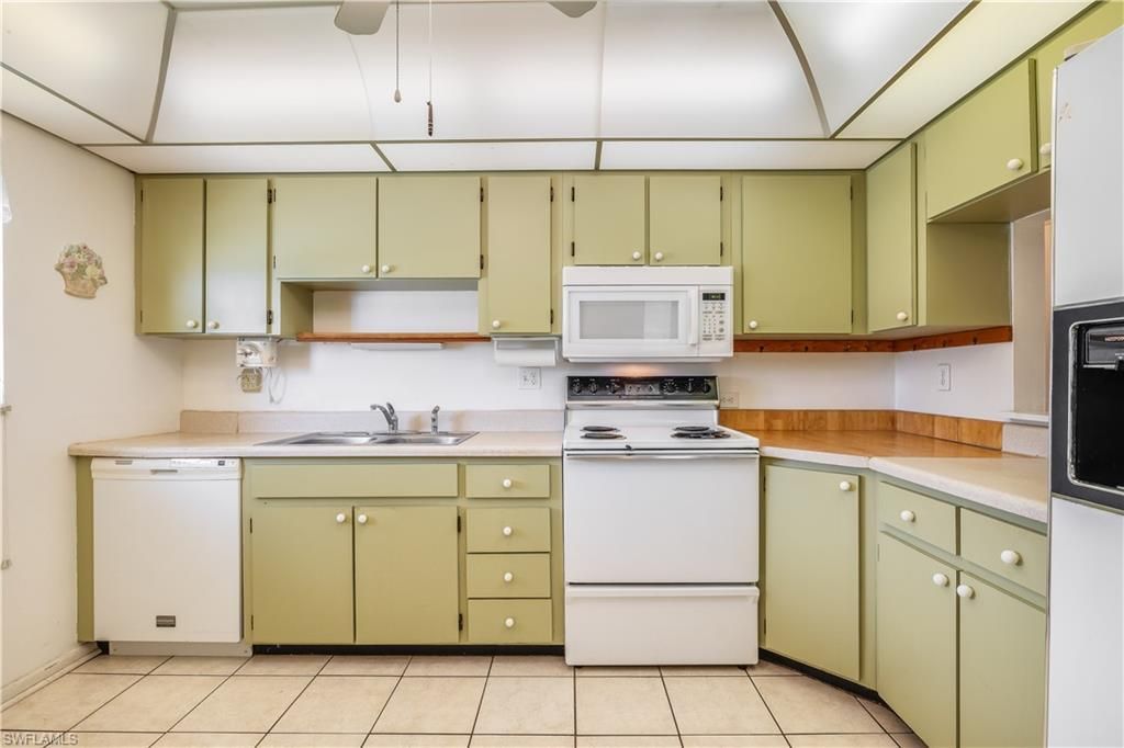 6992 Edgewater Cir, Fort Myers, FL 33919 Photo