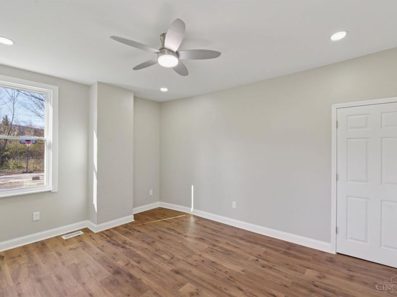 8081 Woodbine Avenue, Cincinnati, OH 45216 Photo 12