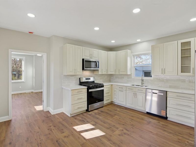 8081 Woodbine Avenue, Cincinnati, OH 45216 Photo 7