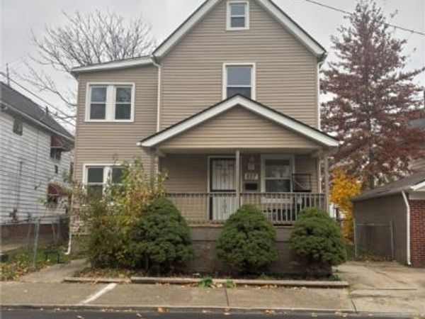 827 London Road, Cleveland, OH 44110