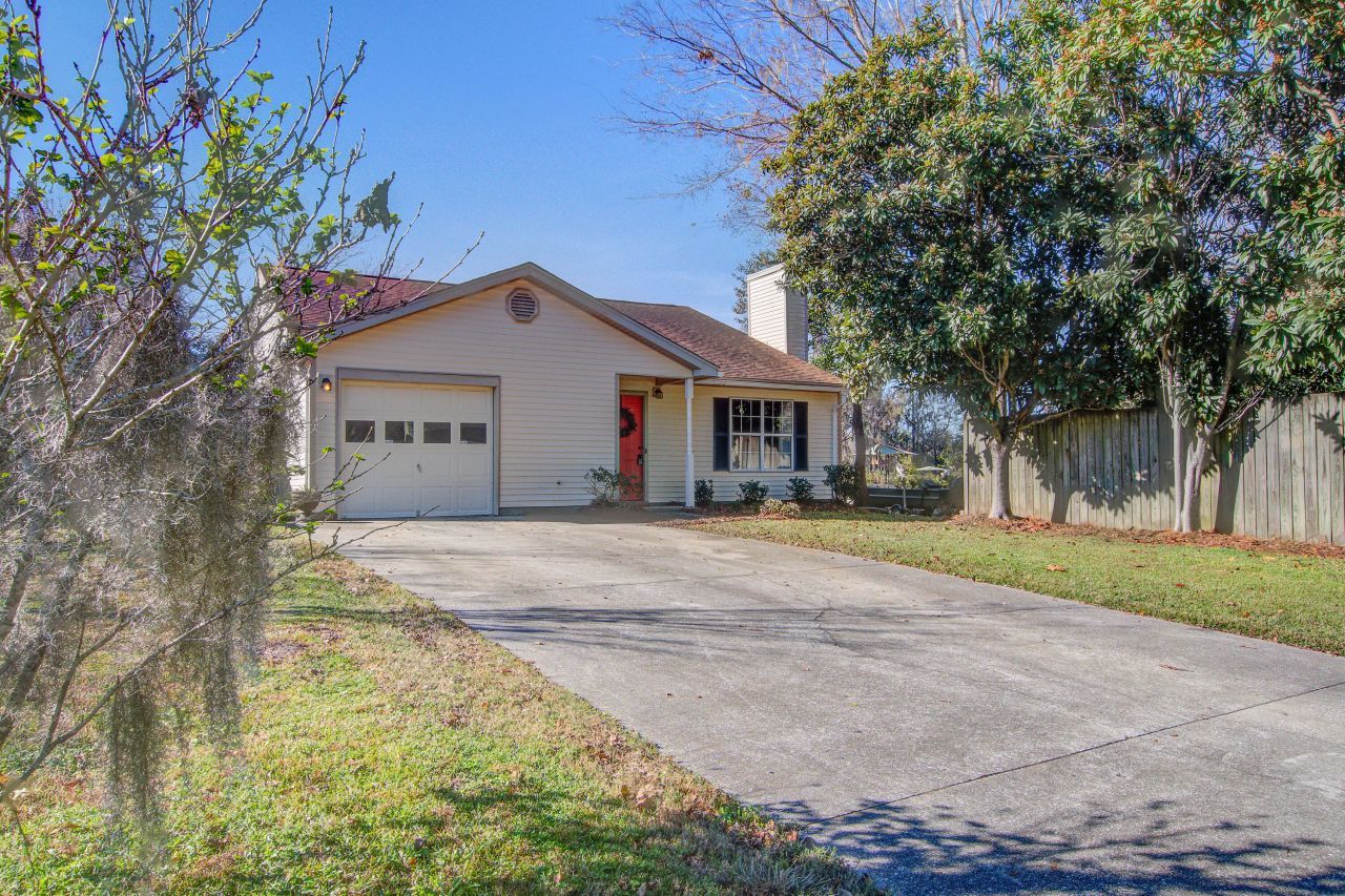 11 Stutz Court Photo 2