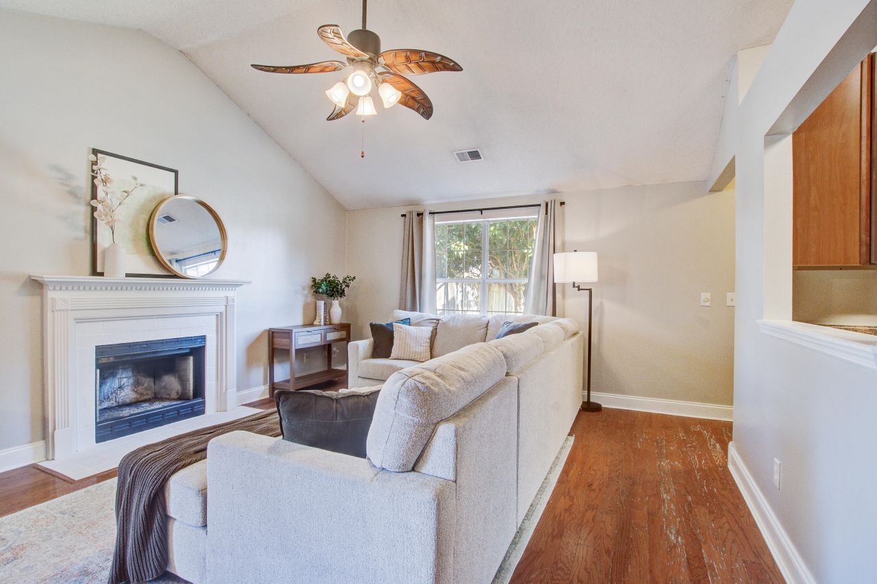 11 Stutz Court Photo 6