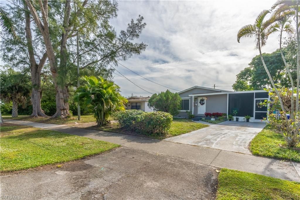 1360 5th Ave N, Naples, FL 34102 Photo