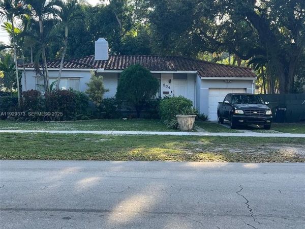 234 Pinecrest Dr, Miami Springs, FL 33166