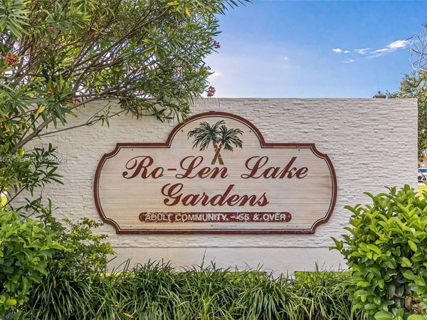 815 SW 10th Ter, Unit 3V, Hallandale Beach, FL 33009