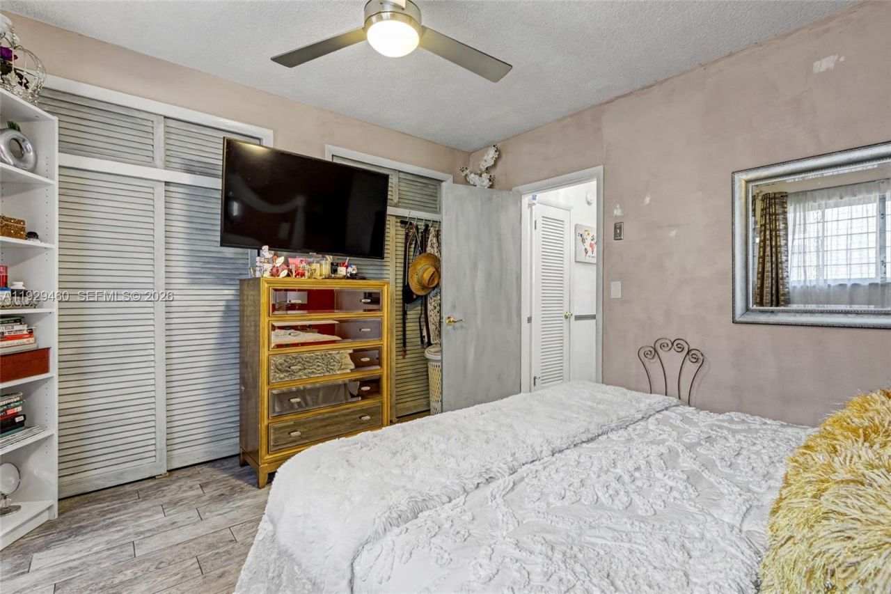 815 SW 10th Ter, Unit 3V, Hallandale Beach, FL 33009 Photo