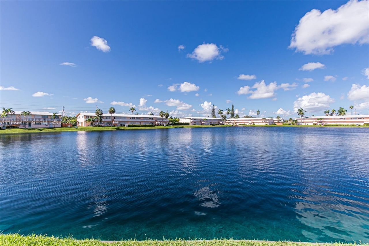 815 SW 10th Ter, Unit 3V, Hallandale Beach, FL 33009 Photo