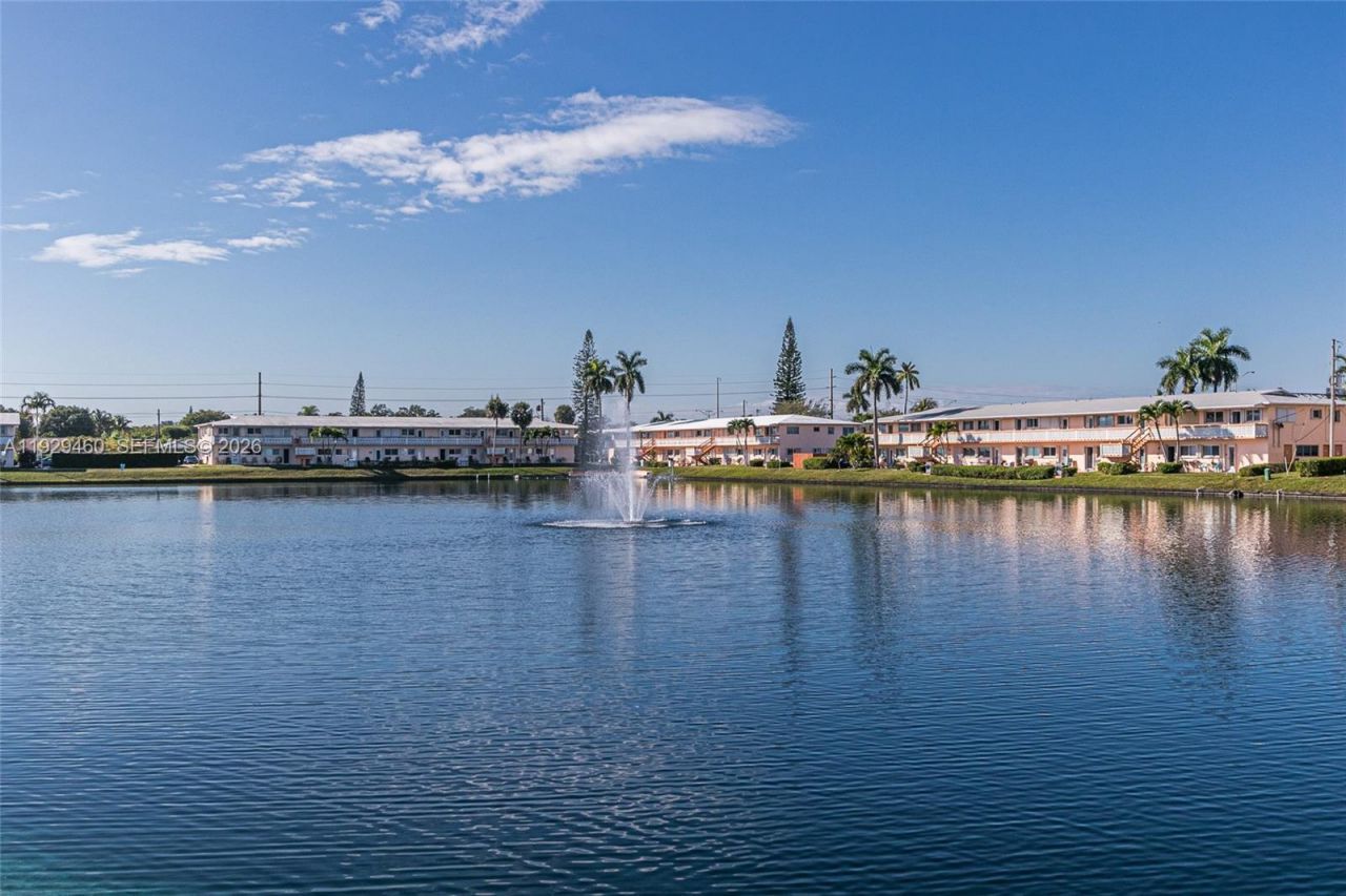 815 SW 10th Ter, Unit 3V, Hallandale Beach, FL 33009 Photo