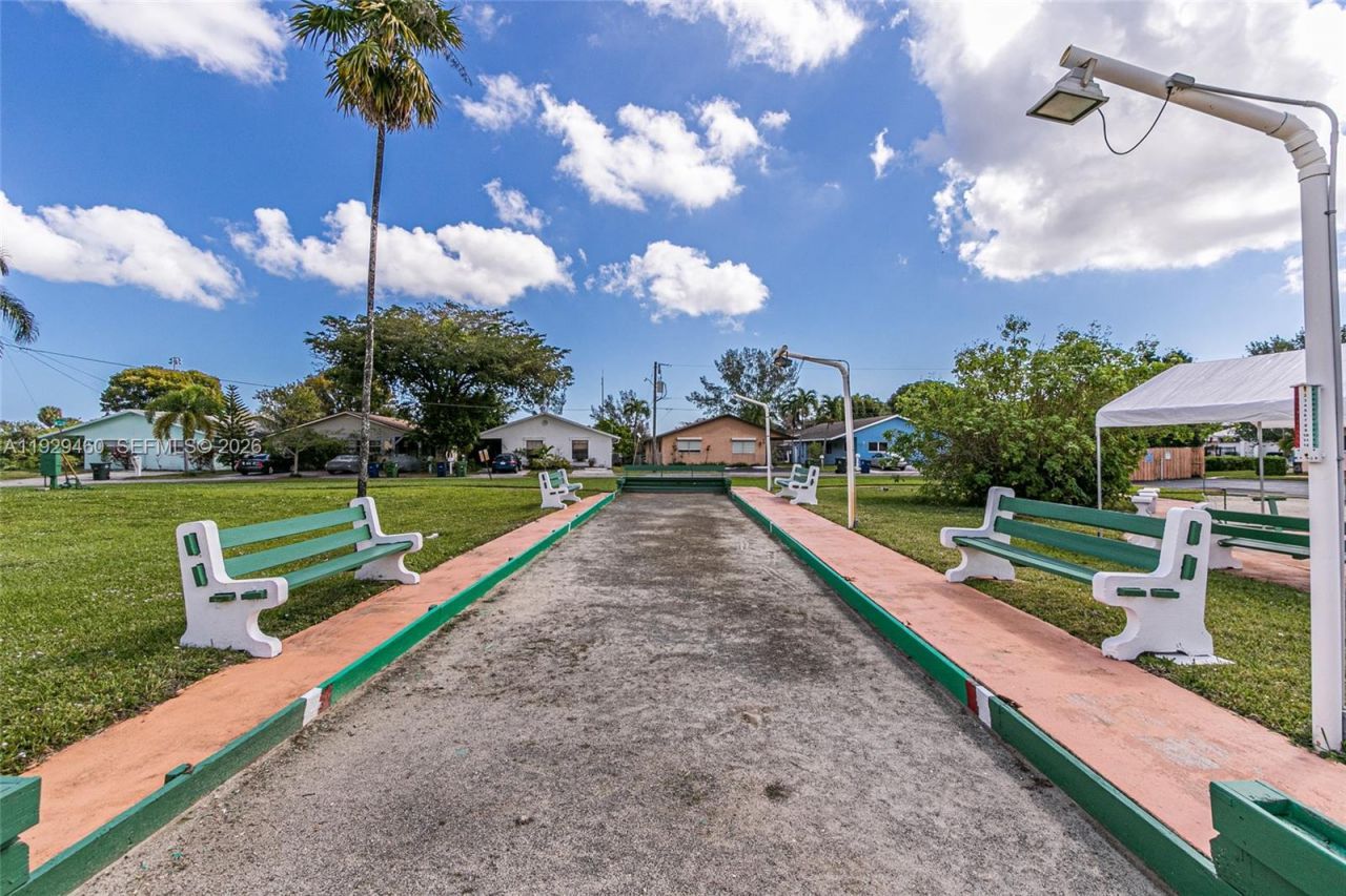 815 SW 10th Ter, Unit 3V, Hallandale Beach, FL 33009 Photo