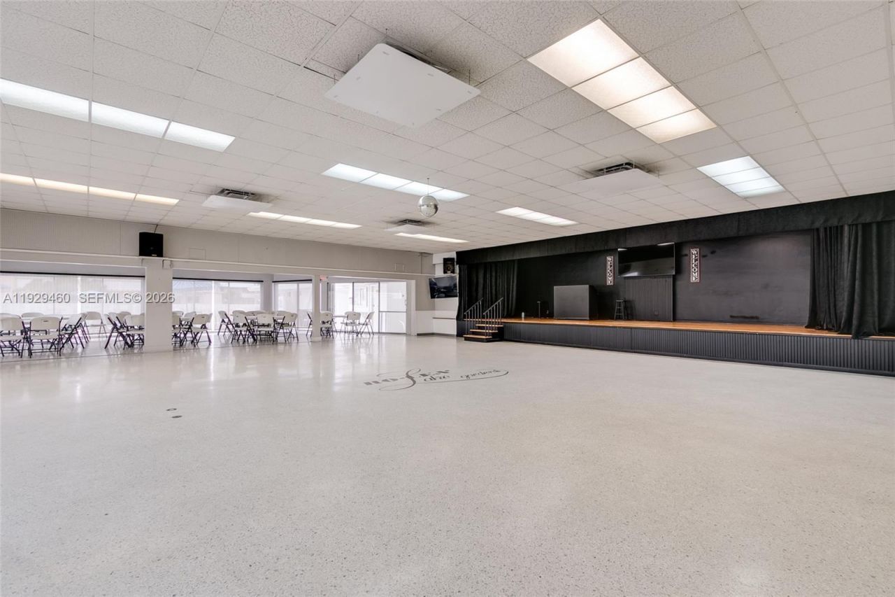 815 SW 10th Ter, Unit 3V, Hallandale Beach, FL 33009 Photo