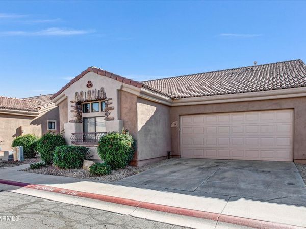 2565 S SIGNAL BUTTE Road, Unit 19, Mesa, AZ 85209