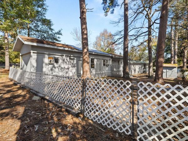 1609 S 10th St, Leesville, LA 71446